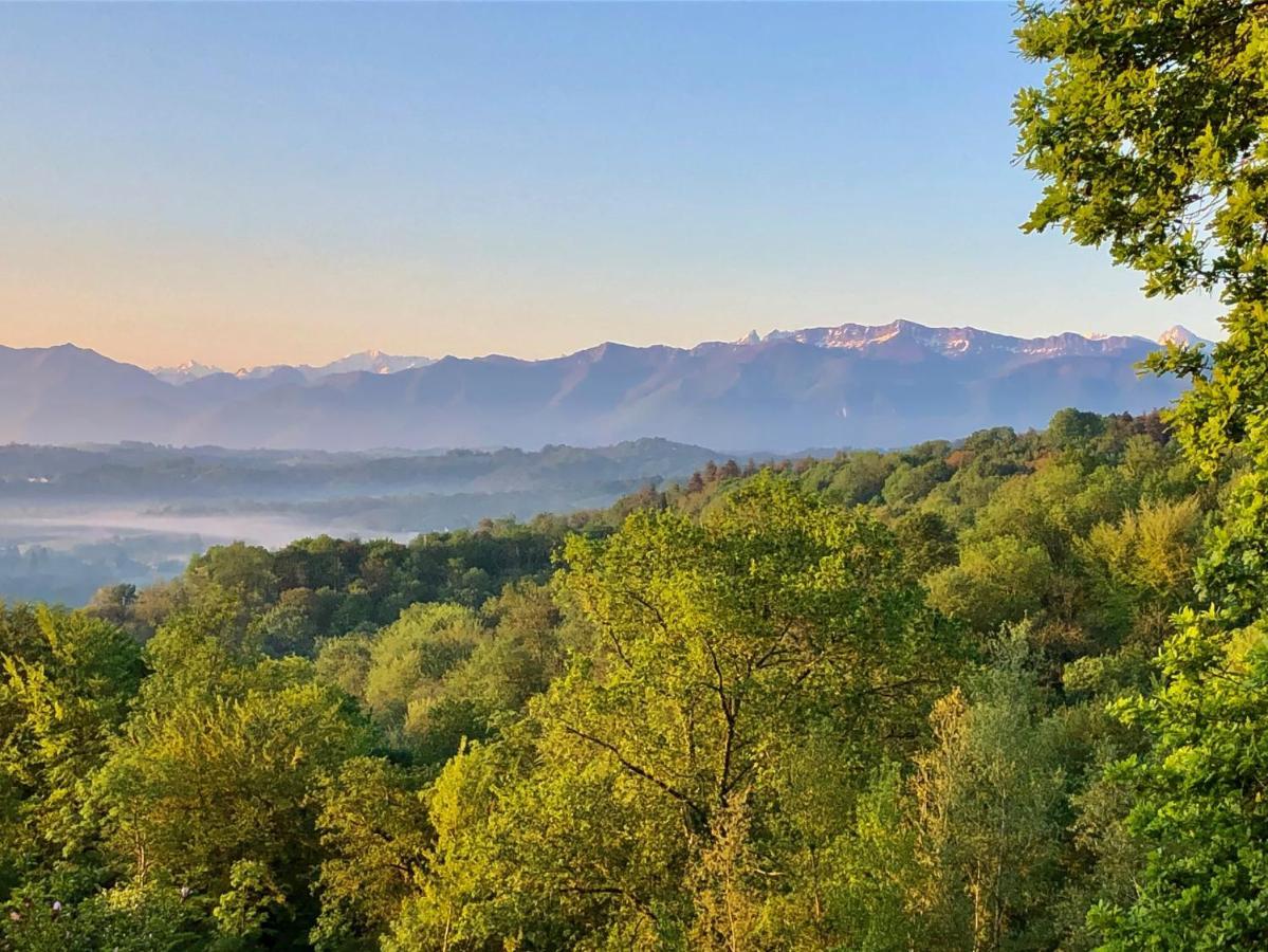 La Cabane Des Coteaux Gan Exteriör bild