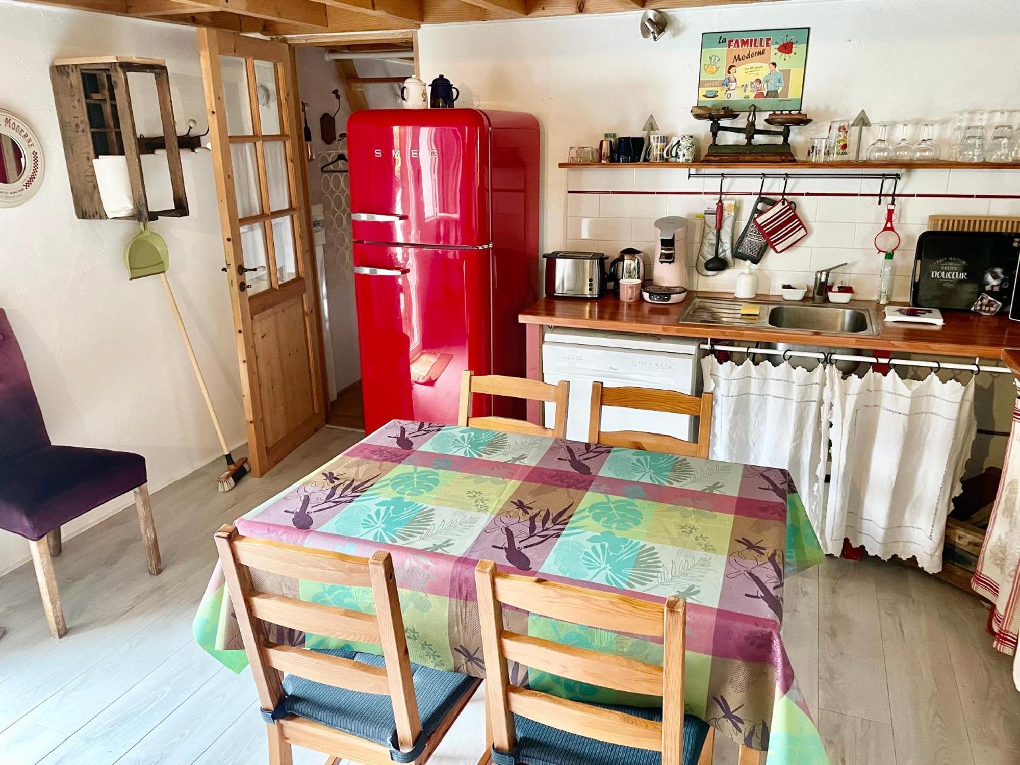 La Cabane Des Coteaux Gan Exteriör bild